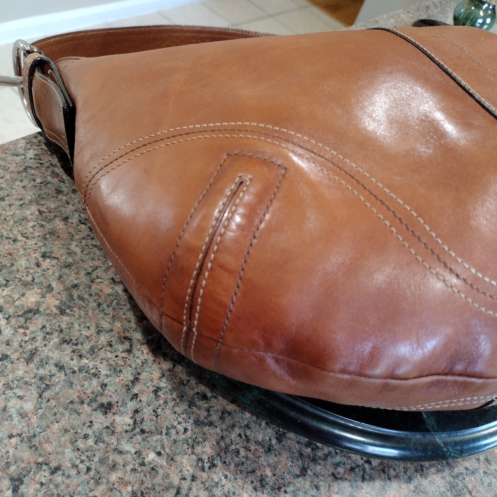 Coach Large Hobo Purse in distressed light tan leather with long tassel Vintage - Picture 8 of 17